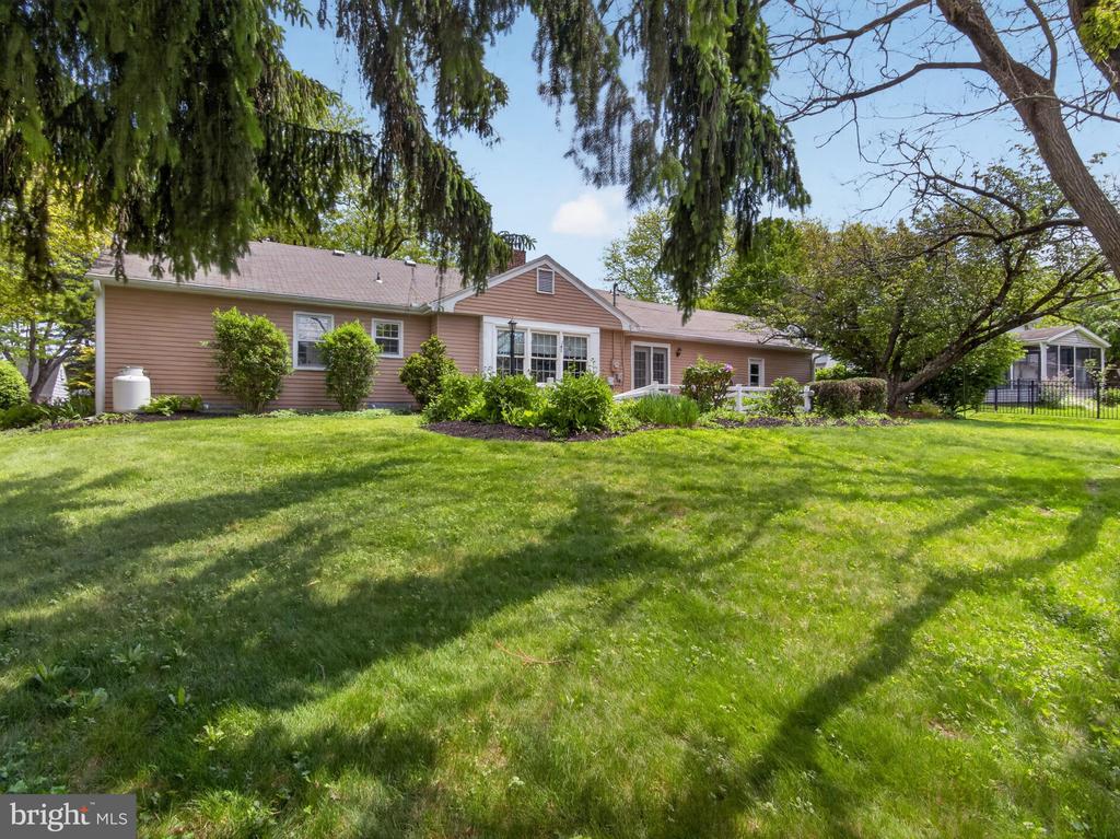 1148 CLEARWOOD DRIVE