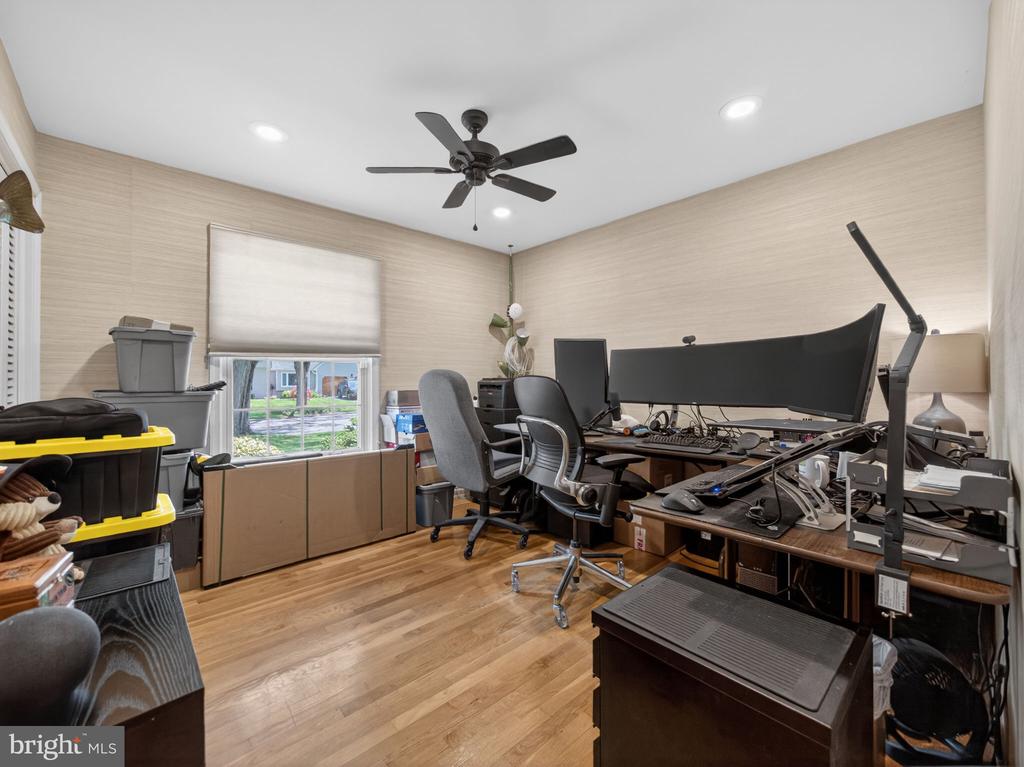1148 CLEARWOOD DRIVE