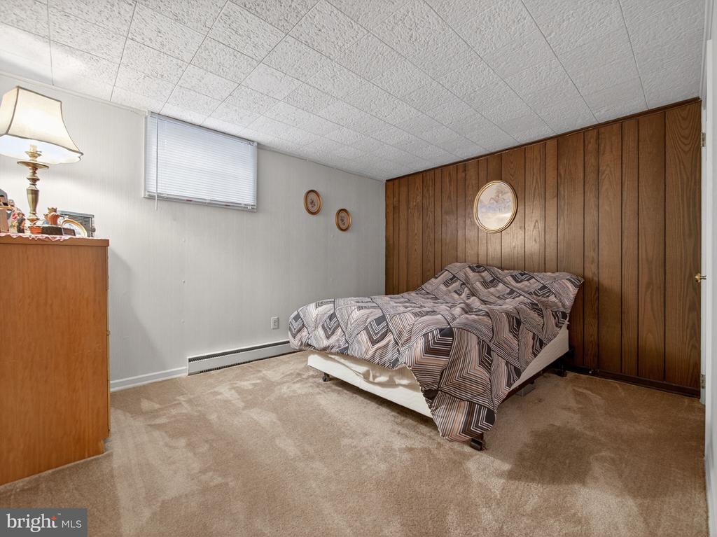 1148 CLEARWOOD DRIVE