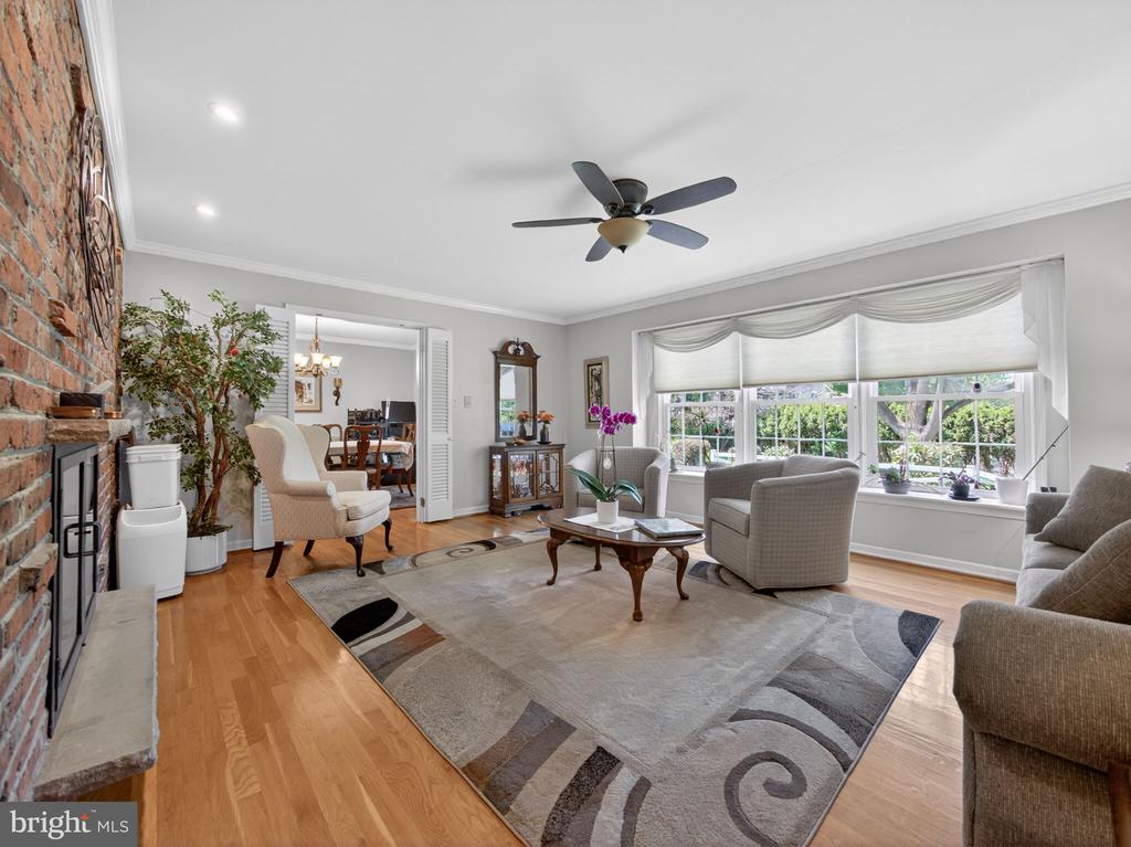 1148 CLEARWOOD DRIVE