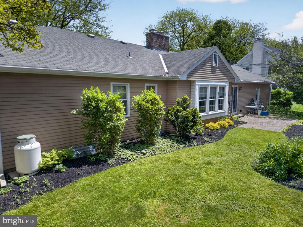 1148 CLEARWOOD DRIVE