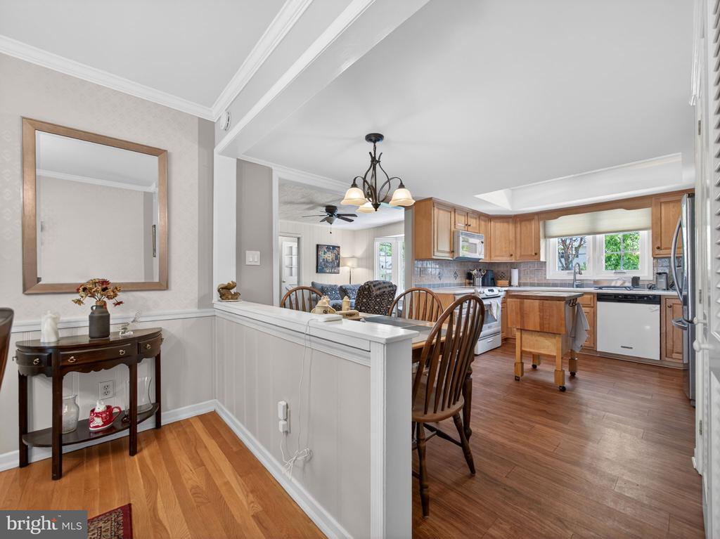 1148 CLEARWOOD DRIVE