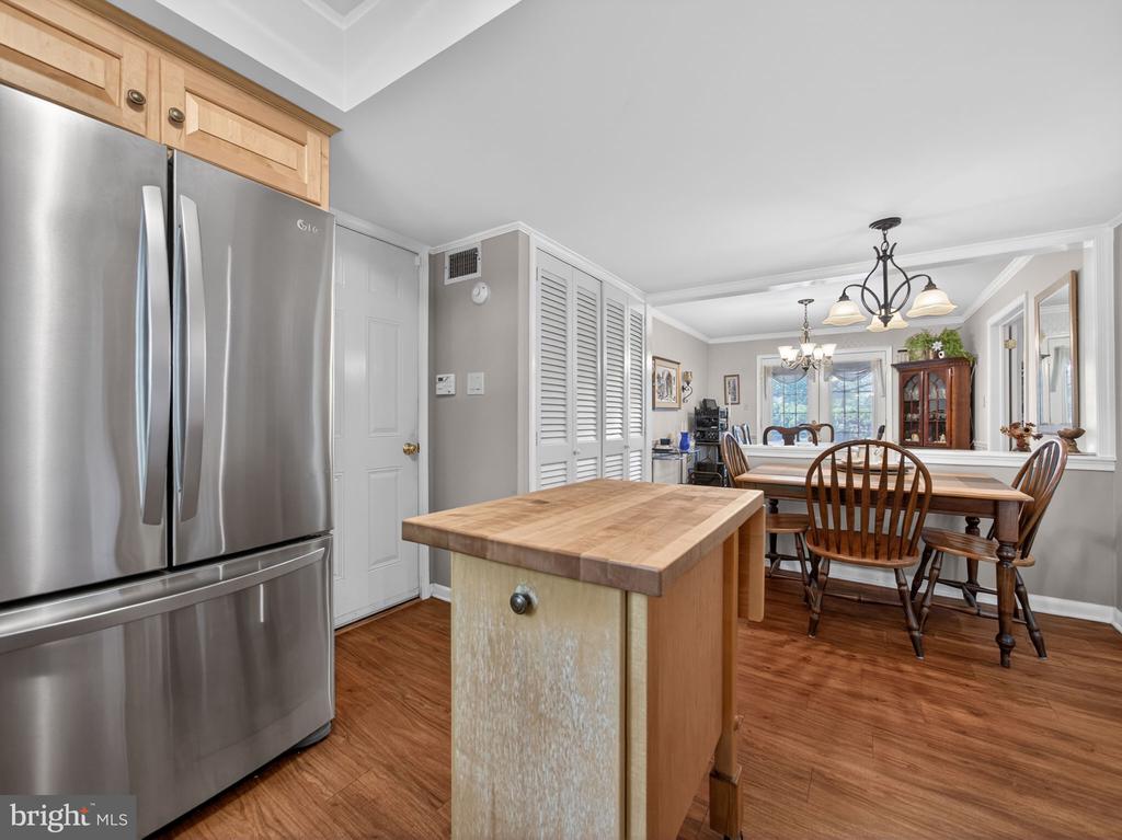 1148 CLEARWOOD DRIVE