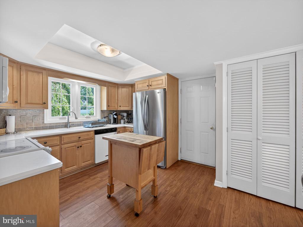 1148 CLEARWOOD DRIVE