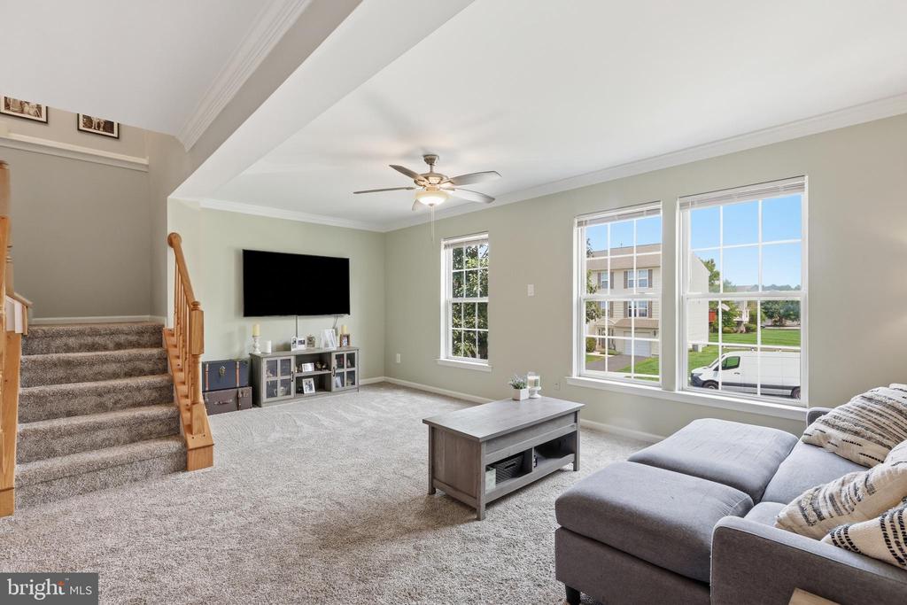4546 JASMINE DRIVE