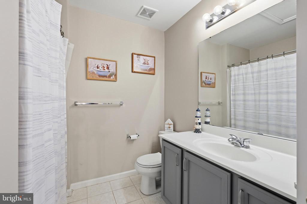 4546 JASMINE DRIVE