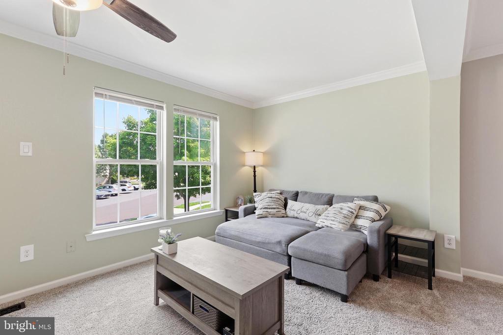 4546 JASMINE DRIVE