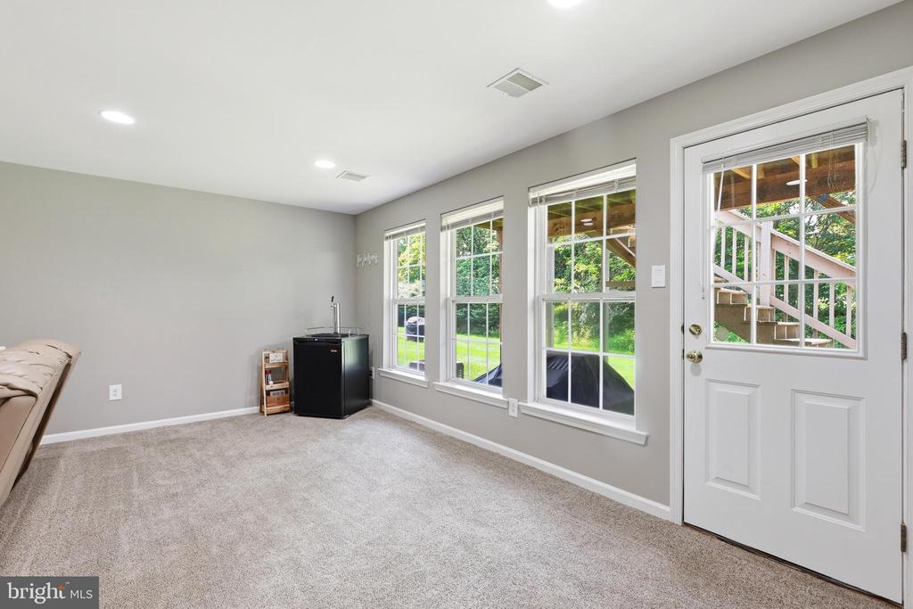 4546 JASMINE DRIVE
