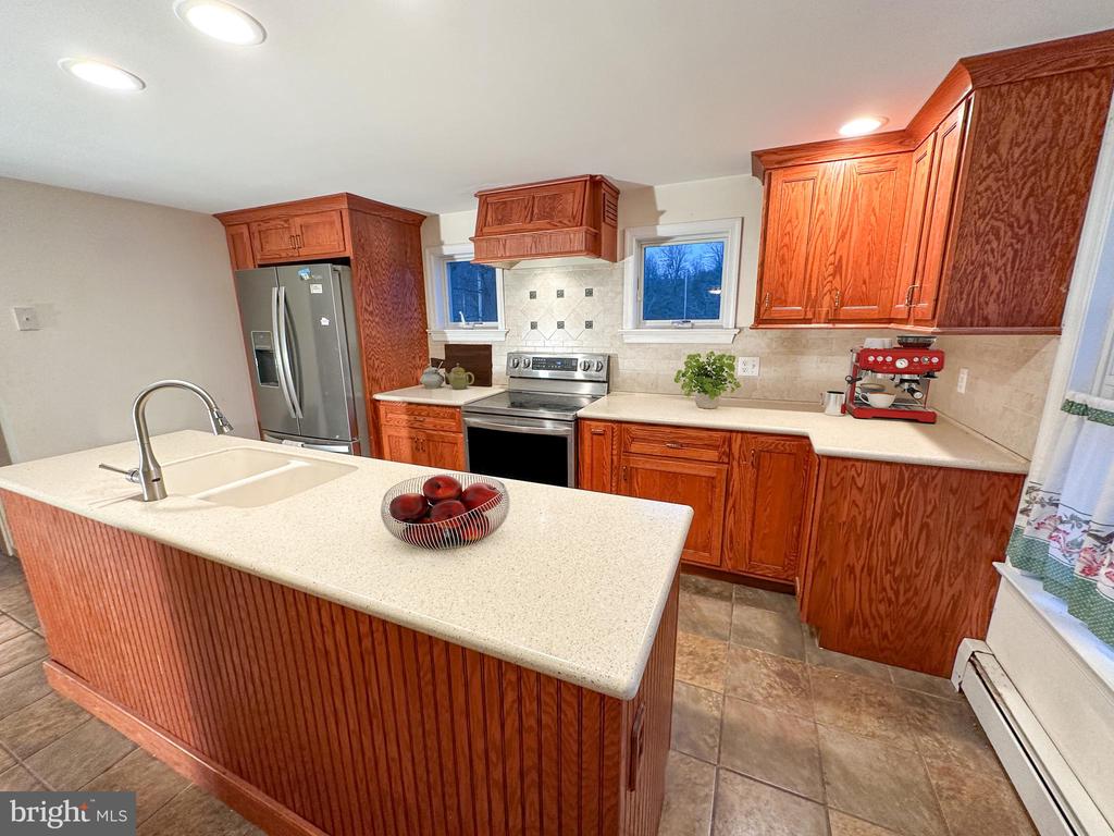 565 HILDEBRANDT ROAD