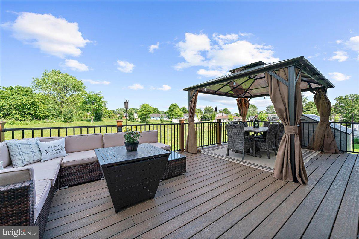 108 WORTHINGTON DRIVE