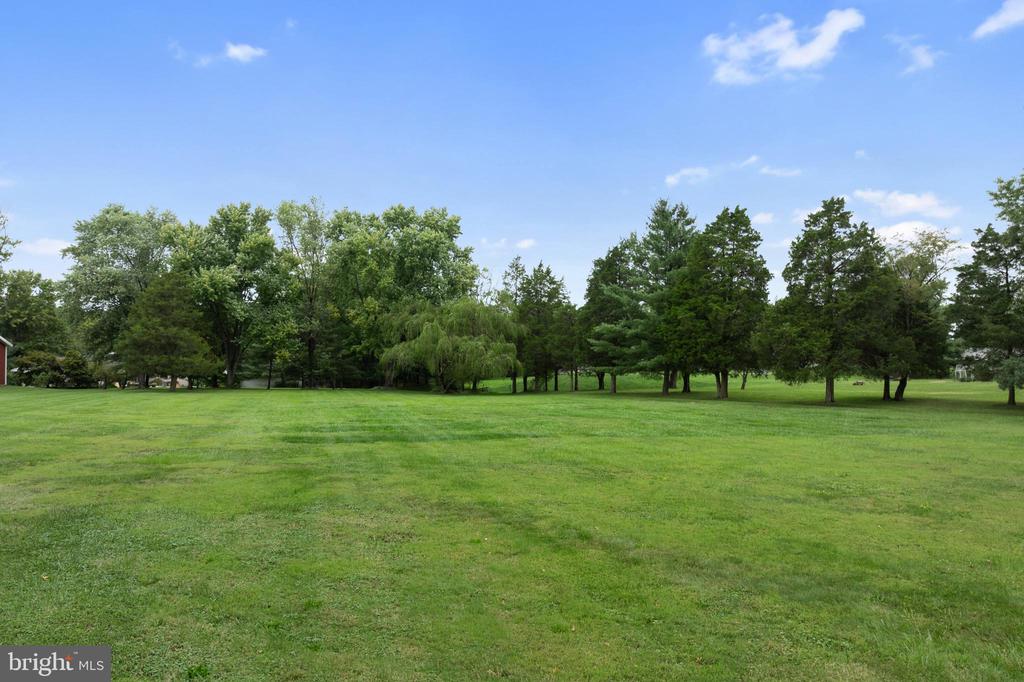 1071 LARSON ROAD