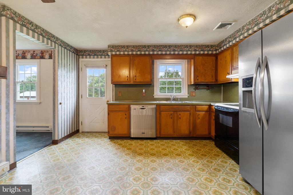 1071 LARSON ROAD