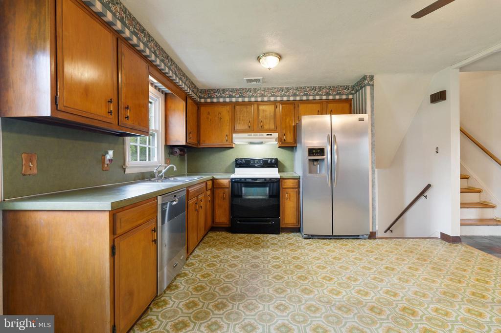 1071 LARSON ROAD