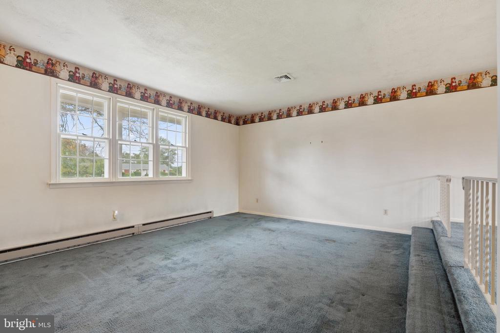 1071 LARSON ROAD