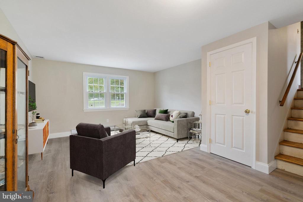 1071 LARSON ROAD