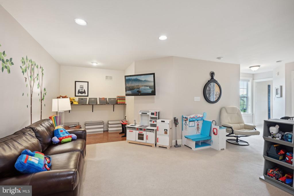26 IRON HILL WAY