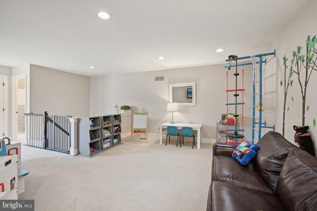 26 IRON HILL WAY
