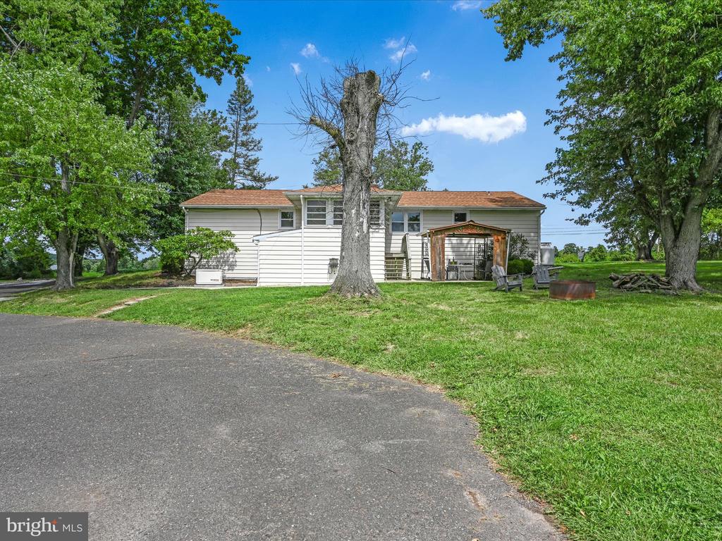 683 SUMNEYTOWN PIKE