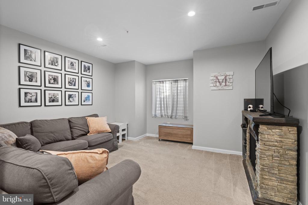 254 MADISON LANE
