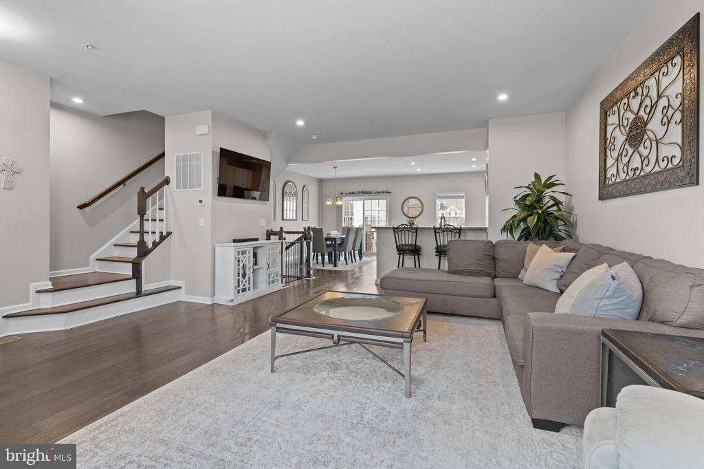 254 MADISON LANE