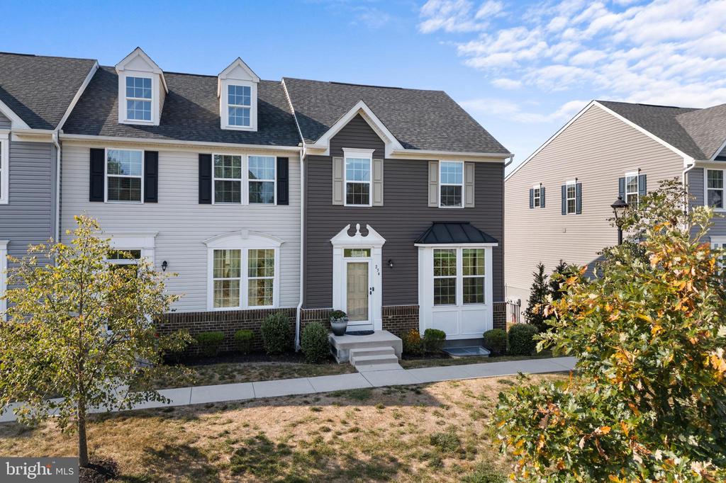 254 MADISON LANE