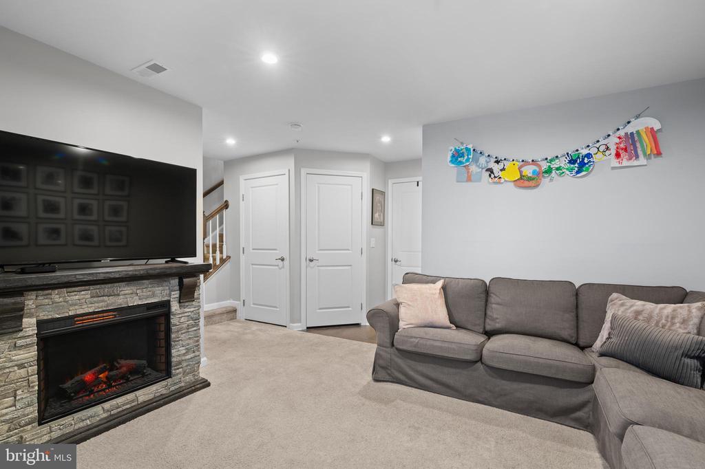 254 MADISON LANE