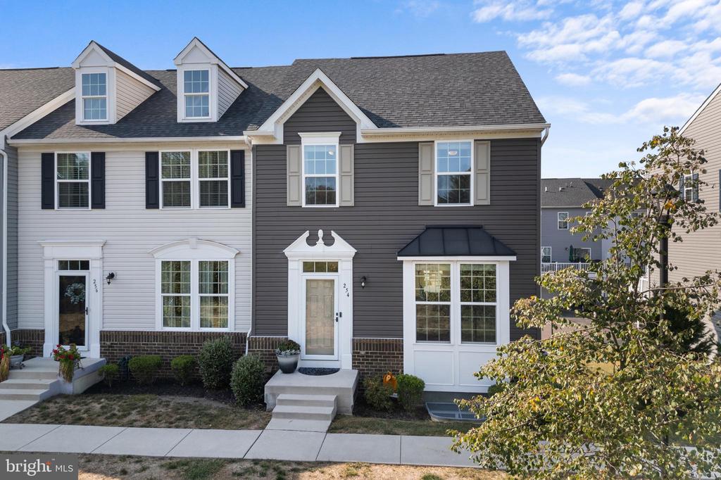 254 MADISON LANE