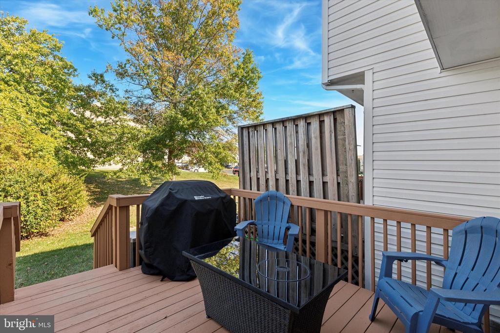 1211 HUNTER LANE
