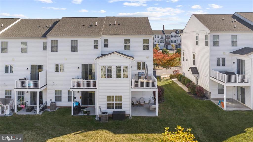 205 CADENCE COURT