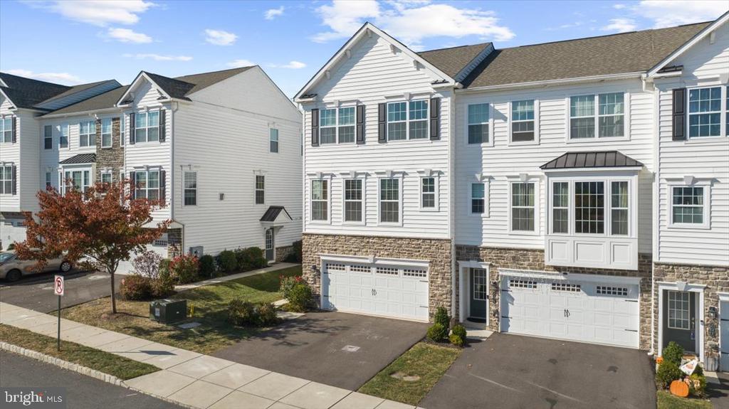 205 CADENCE COURT