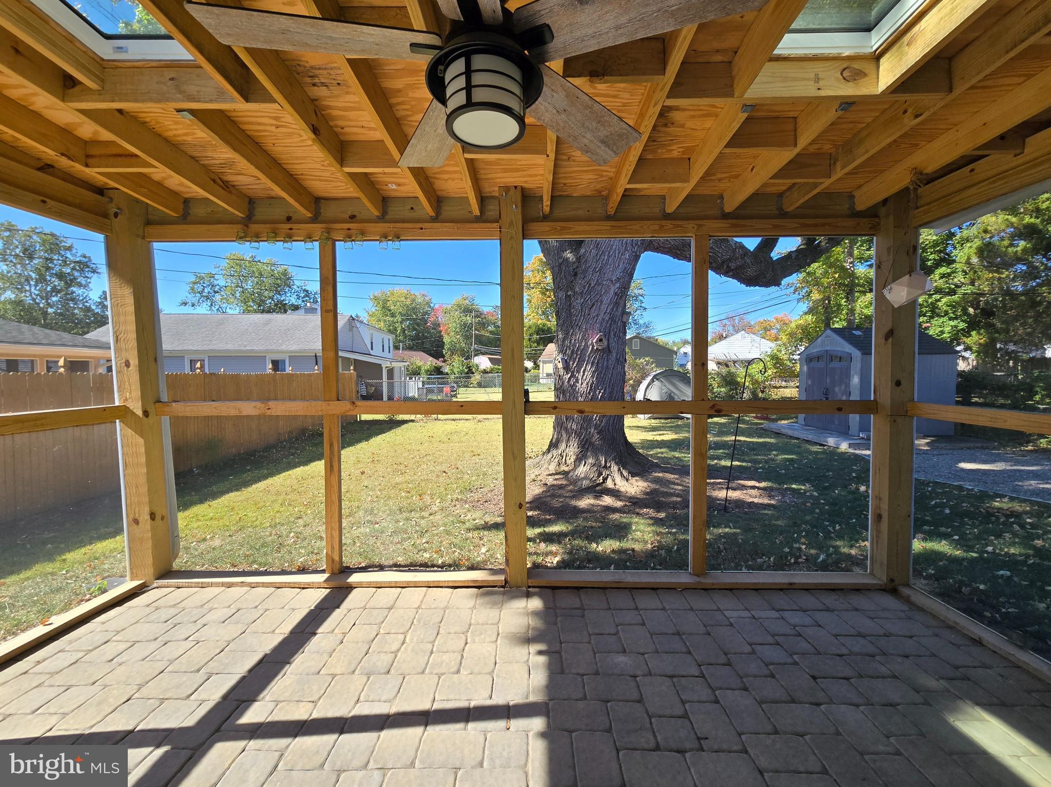 2625 FERNWOOD AVENUE