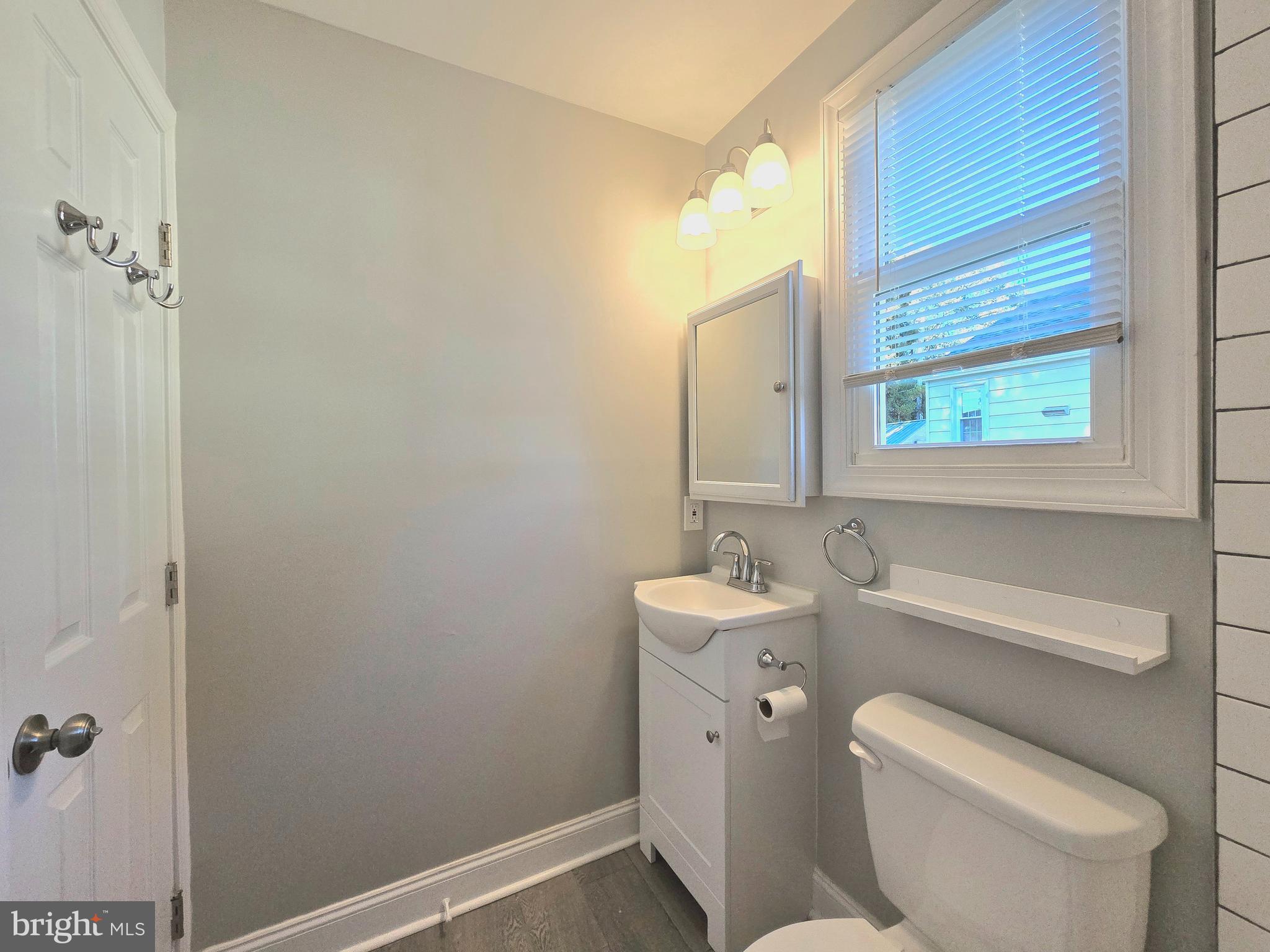 2625 FERNWOOD AVENUE