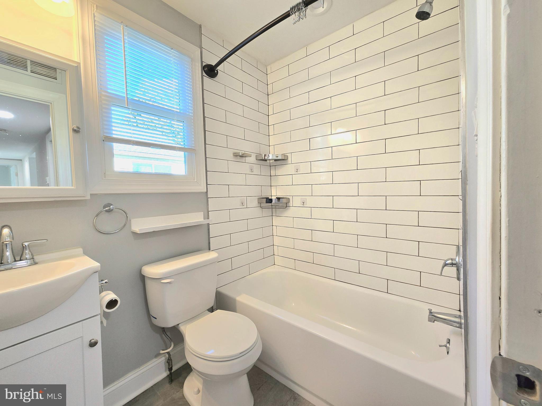 2625 FERNWOOD AVENUE