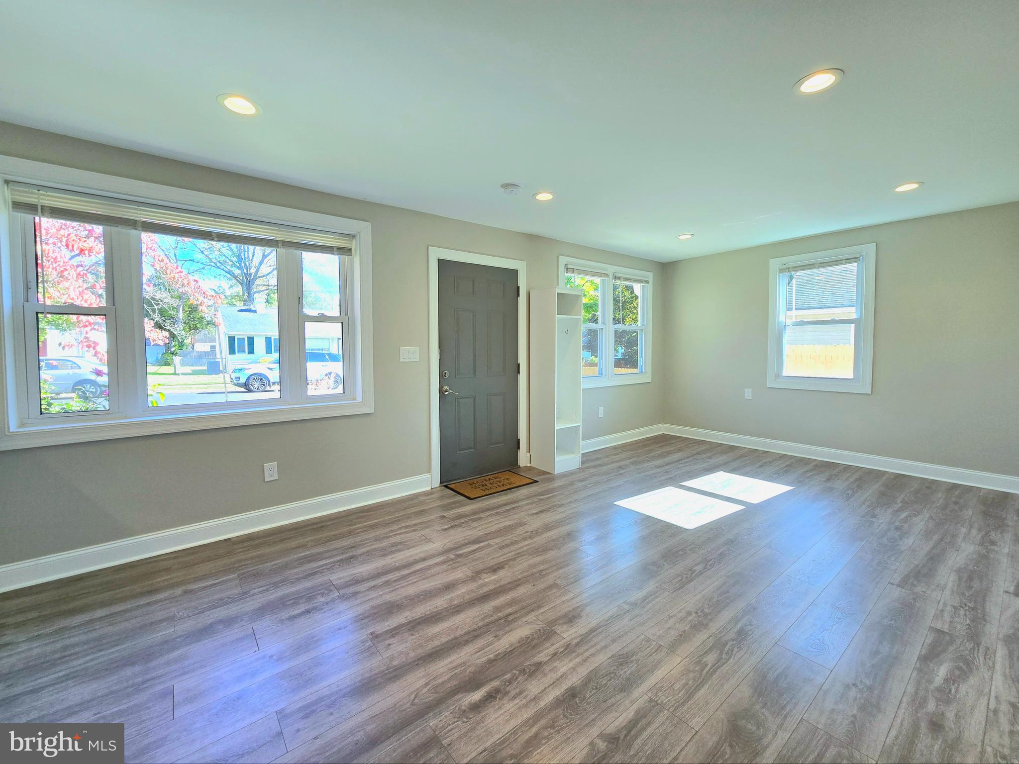 2625 FERNWOOD AVENUE