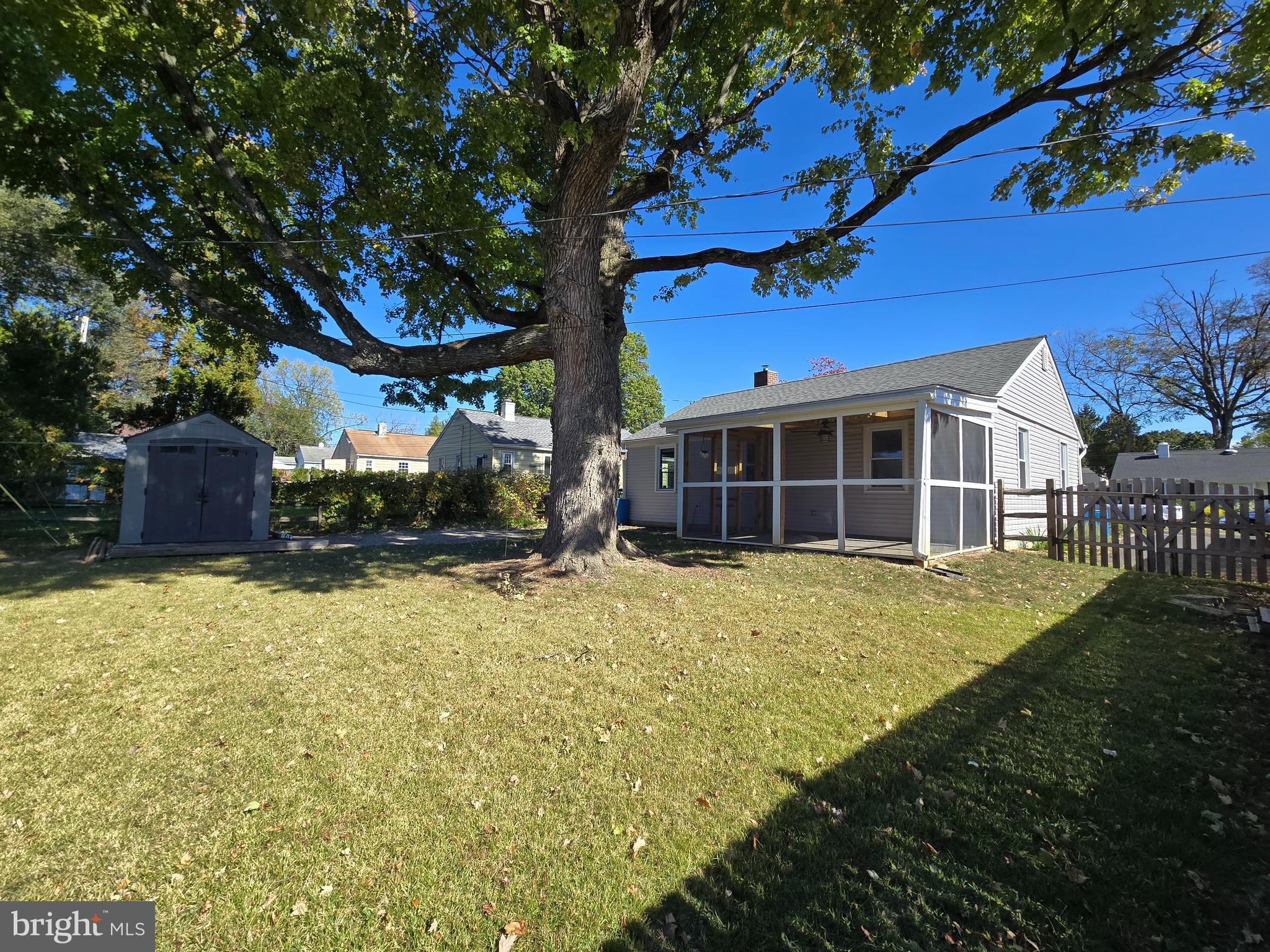 2625 FERNWOOD AVENUE