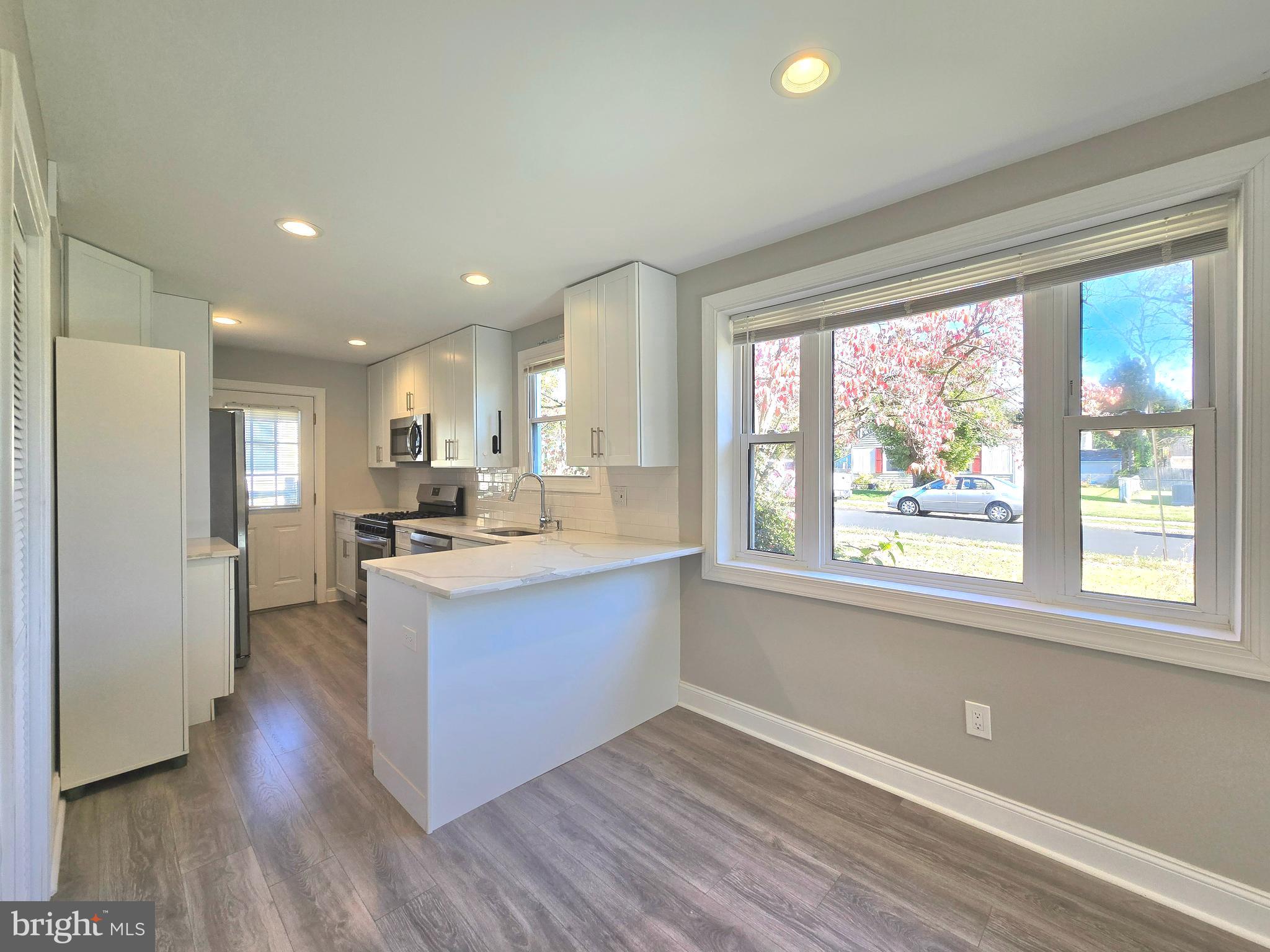 2625 FERNWOOD AVENUE