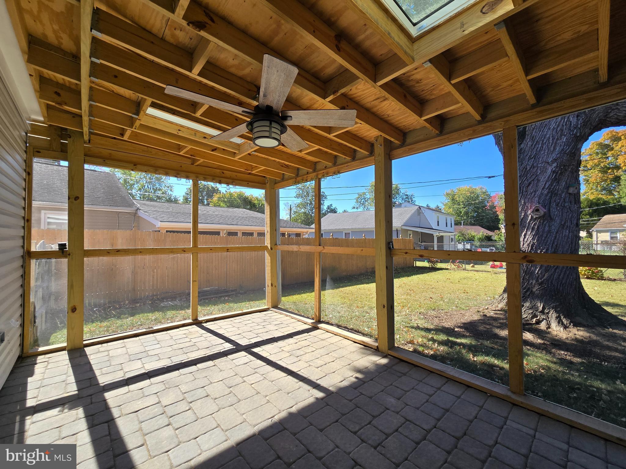 2625 FERNWOOD AVENUE