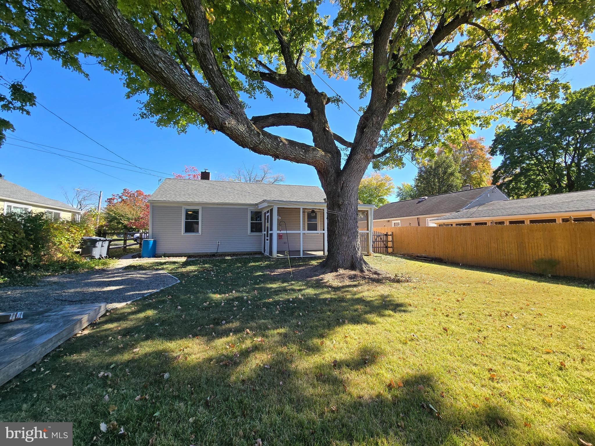 2625 FERNWOOD AVENUE