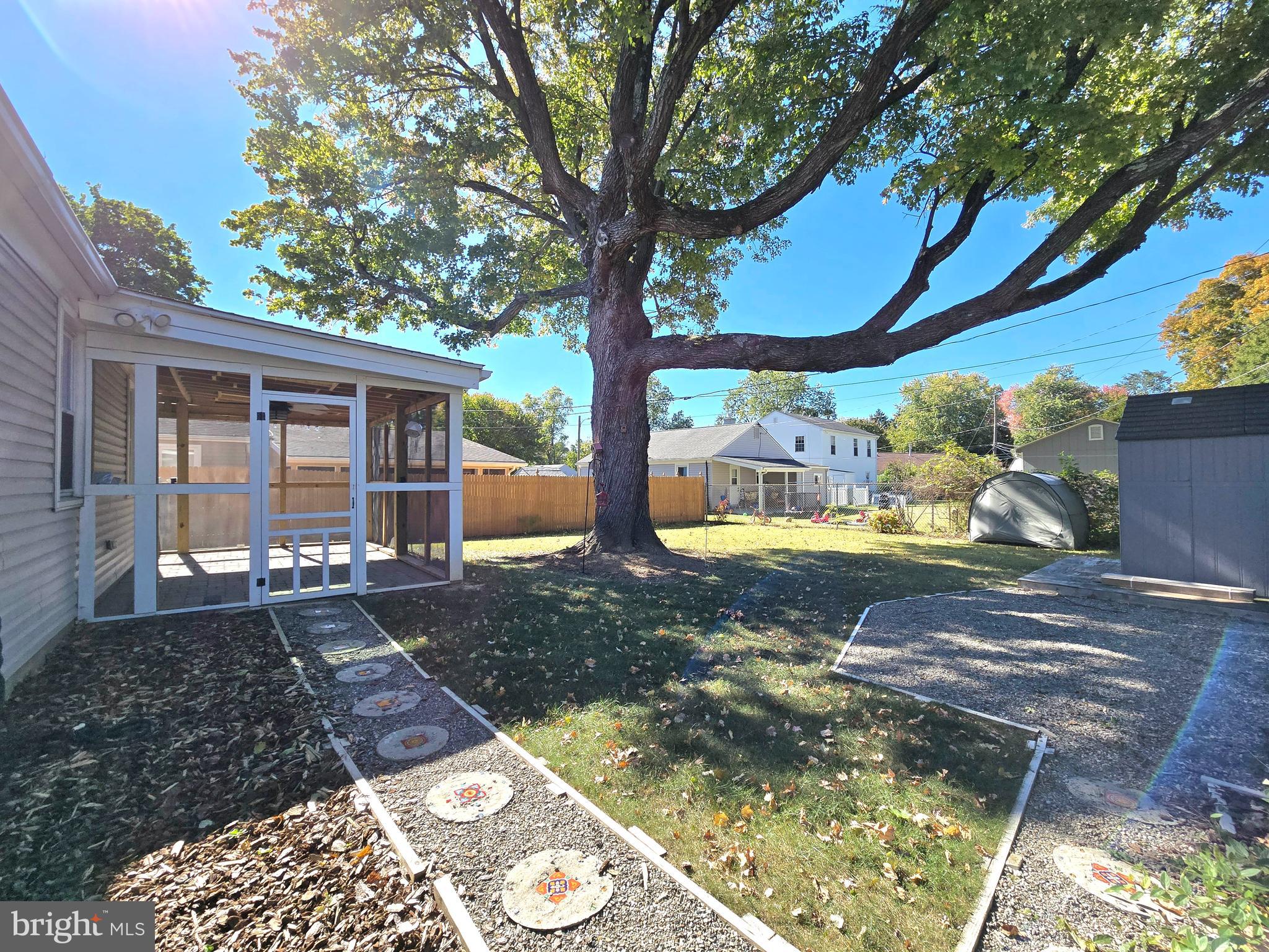 2625 FERNWOOD AVENUE