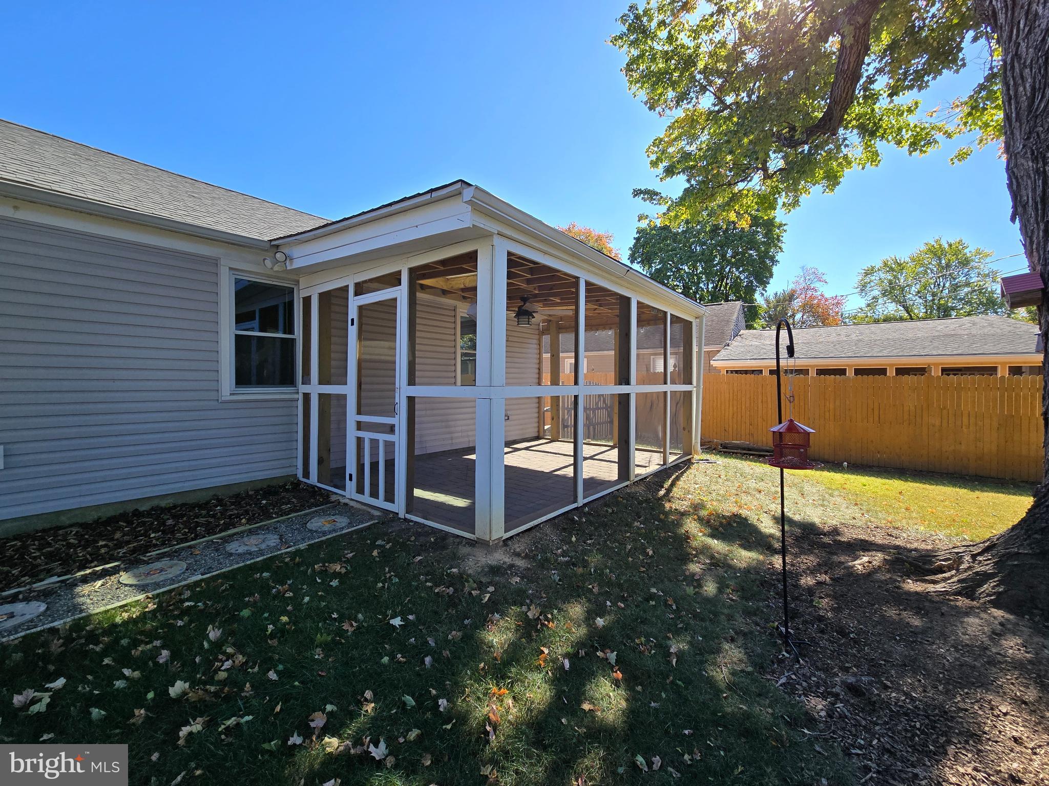 2625 FERNWOOD AVENUE