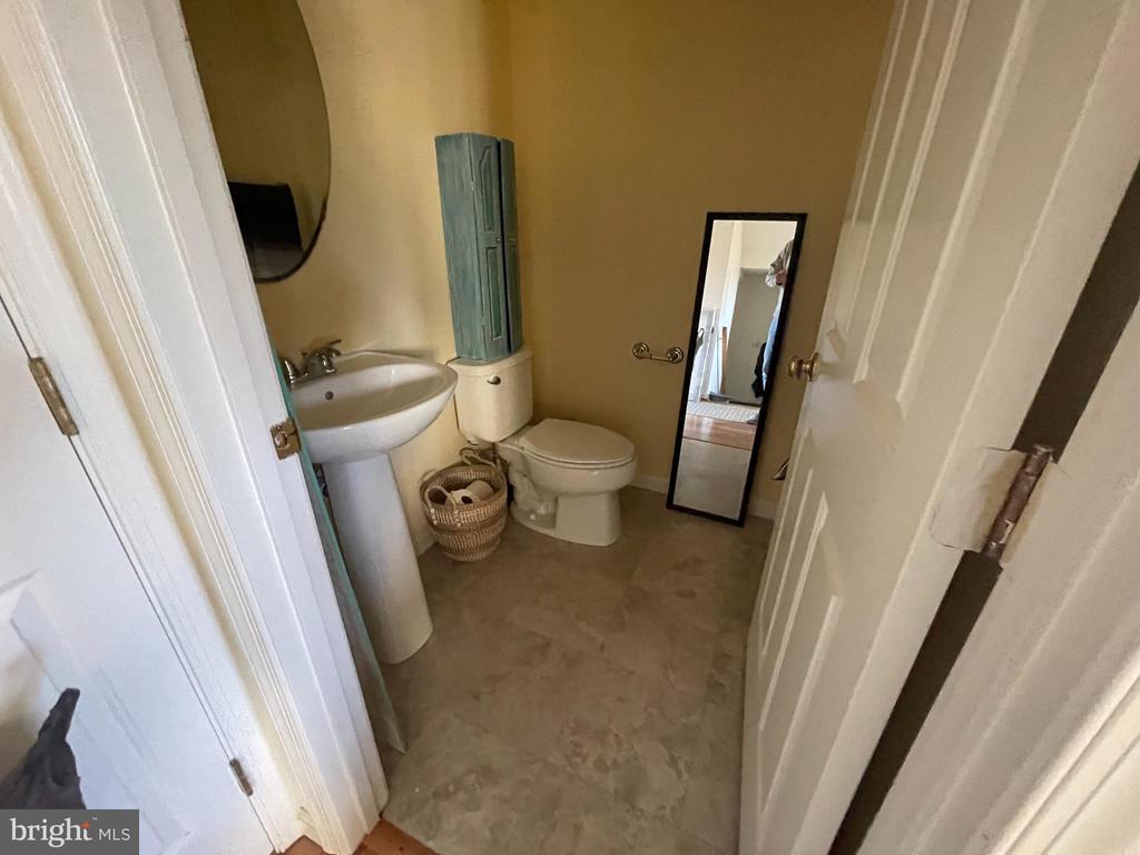 1290 HUNTER LANE
