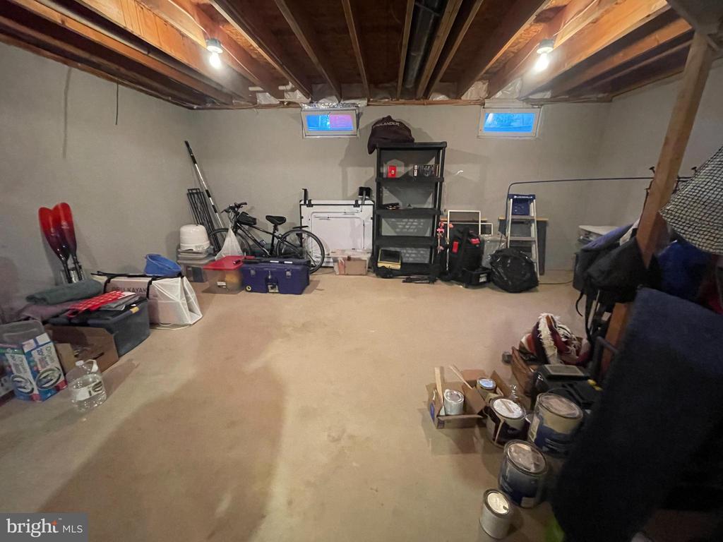1290 HUNTER LANE