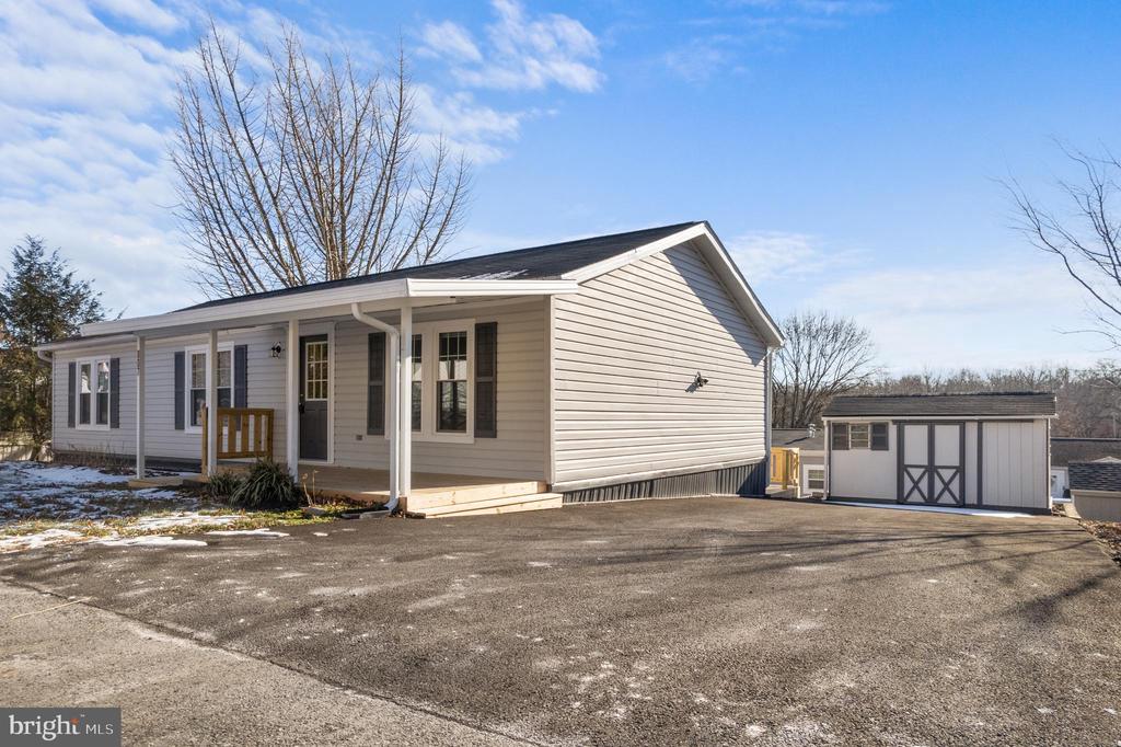 807 HOLLY DRIVE
