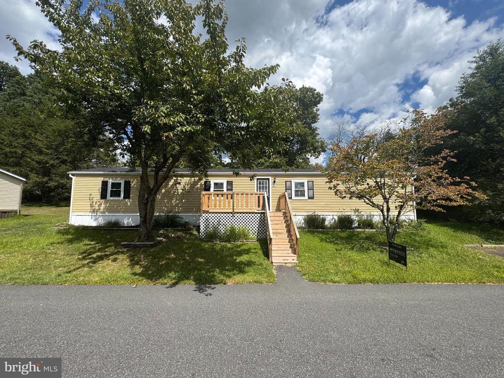 806 HOLLY DRIVE