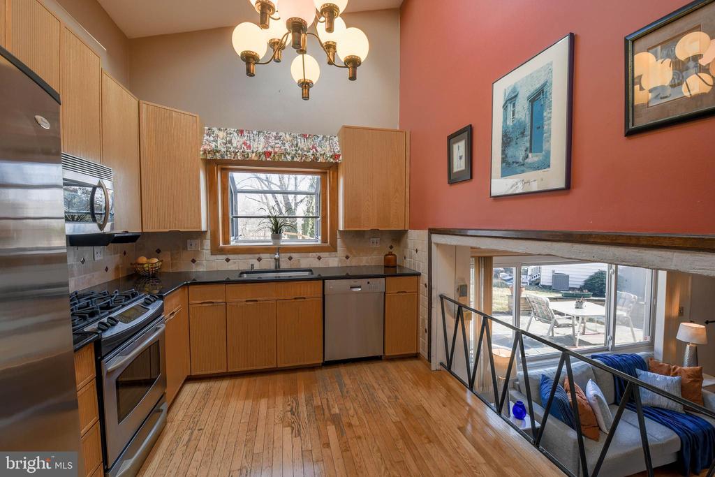 39 RED ROWAN LANE