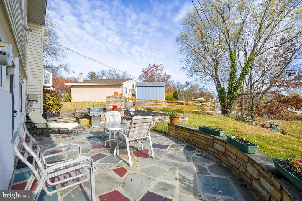 39 RED ROWAN LANE