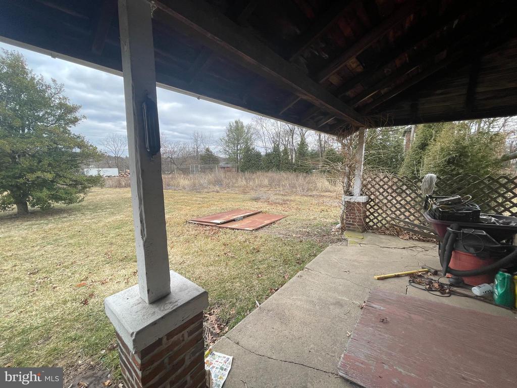 1237 N GRAVEL PIKE