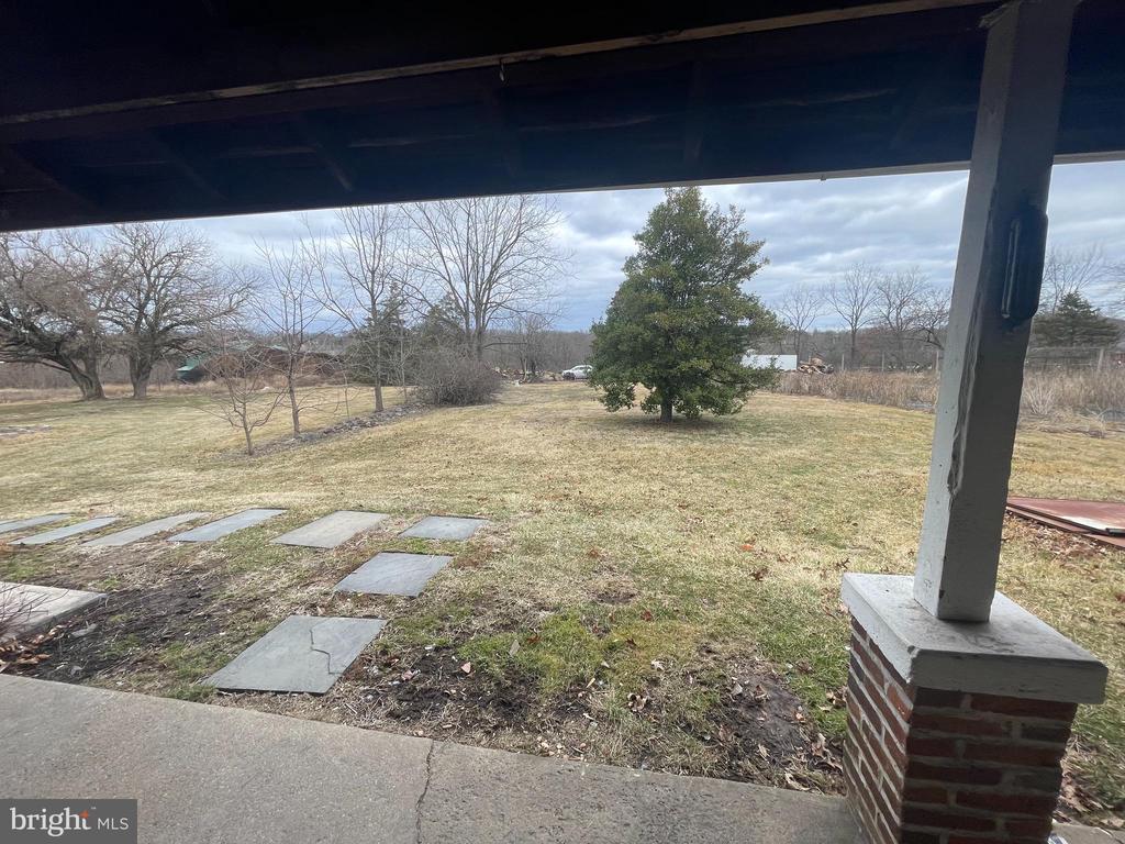 1237 N GRAVEL PIKE