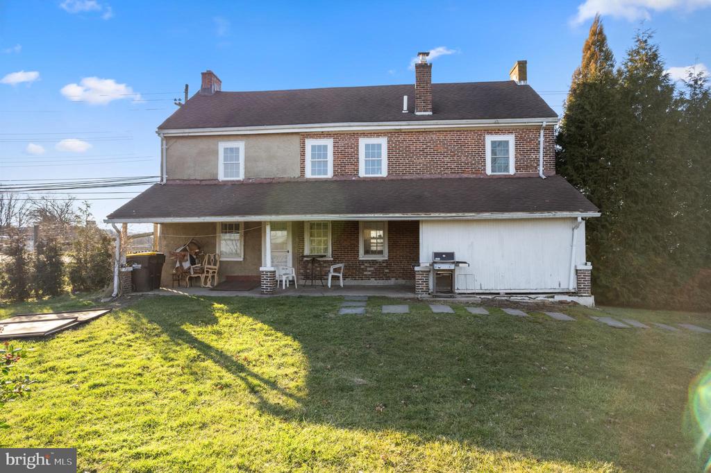 1237 N GRAVEL PIKE