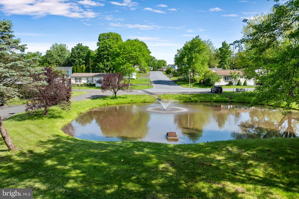 930 LAKEVIEW DRIVE